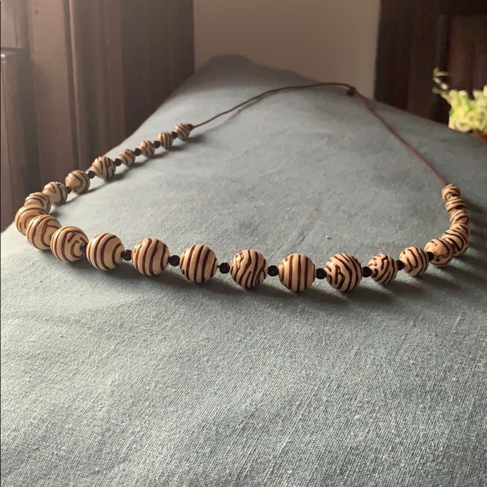 H&M Striped beaded necklace